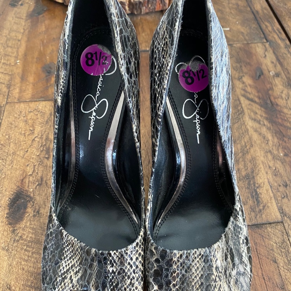 BRAND NEW Snake / Python Heels - Picture 5 of 6